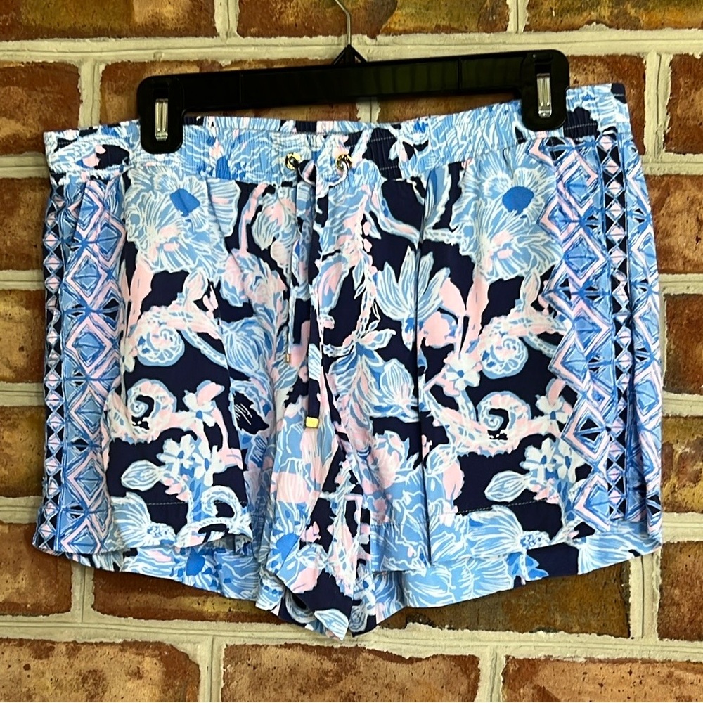 Lilly Pulitzer Blue and Pink Floral Women's Shorts
